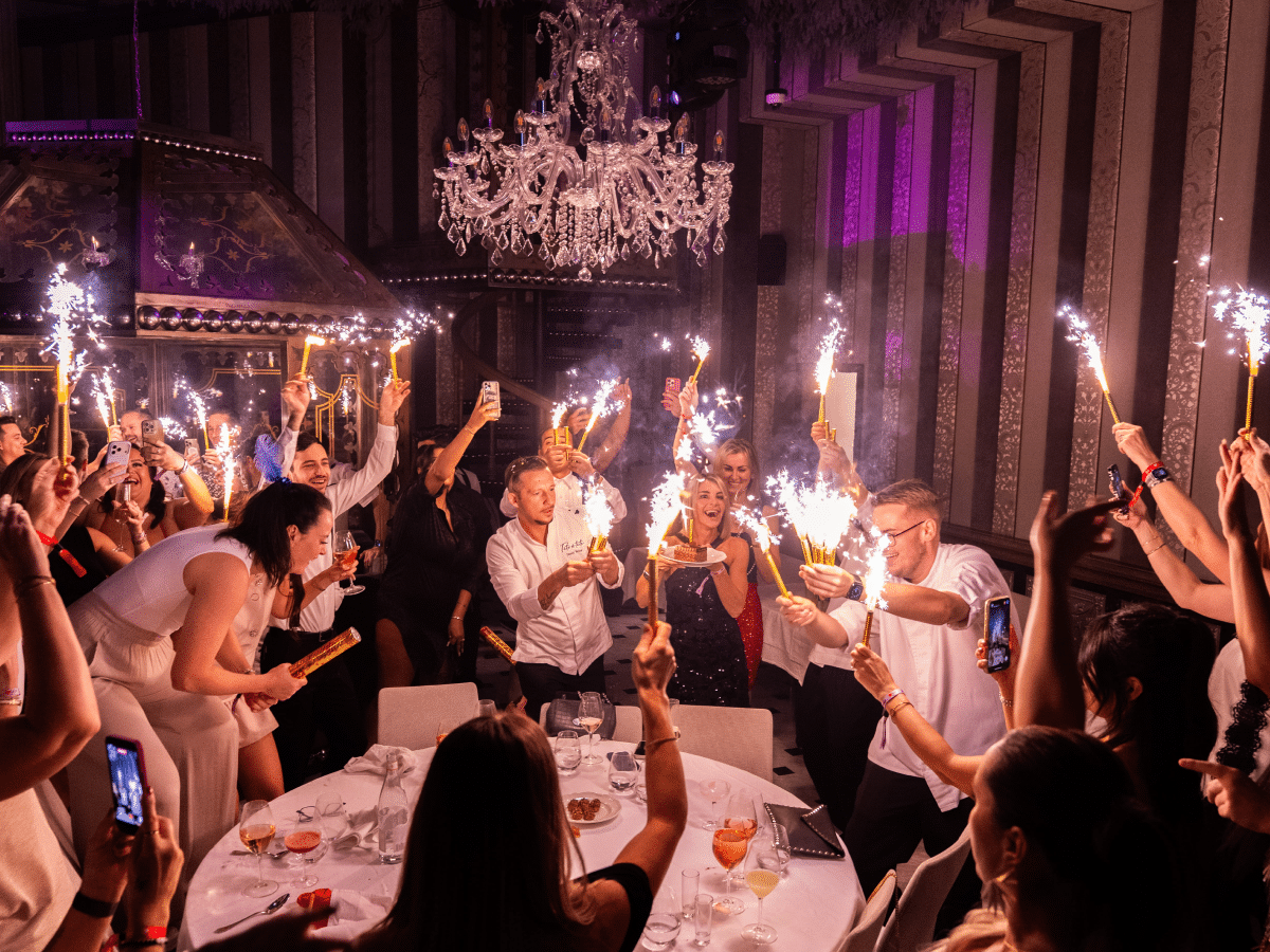 Bisou Bisou After Dark