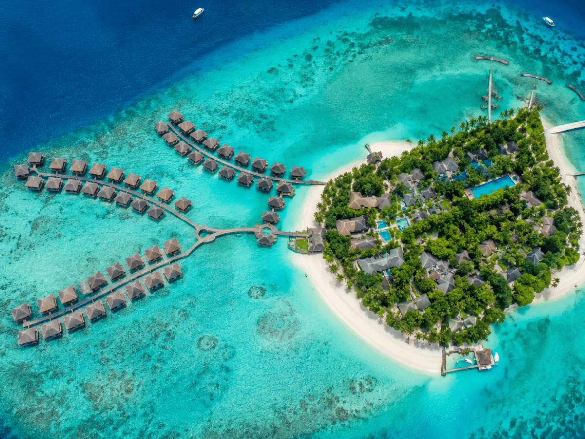 Dubai to Maldives Flight